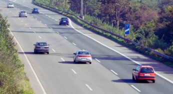 Sorpasso a destra: prendo la multa anche se il veicolo è su corsia diversa? Tutti sorpresi dalla risposta